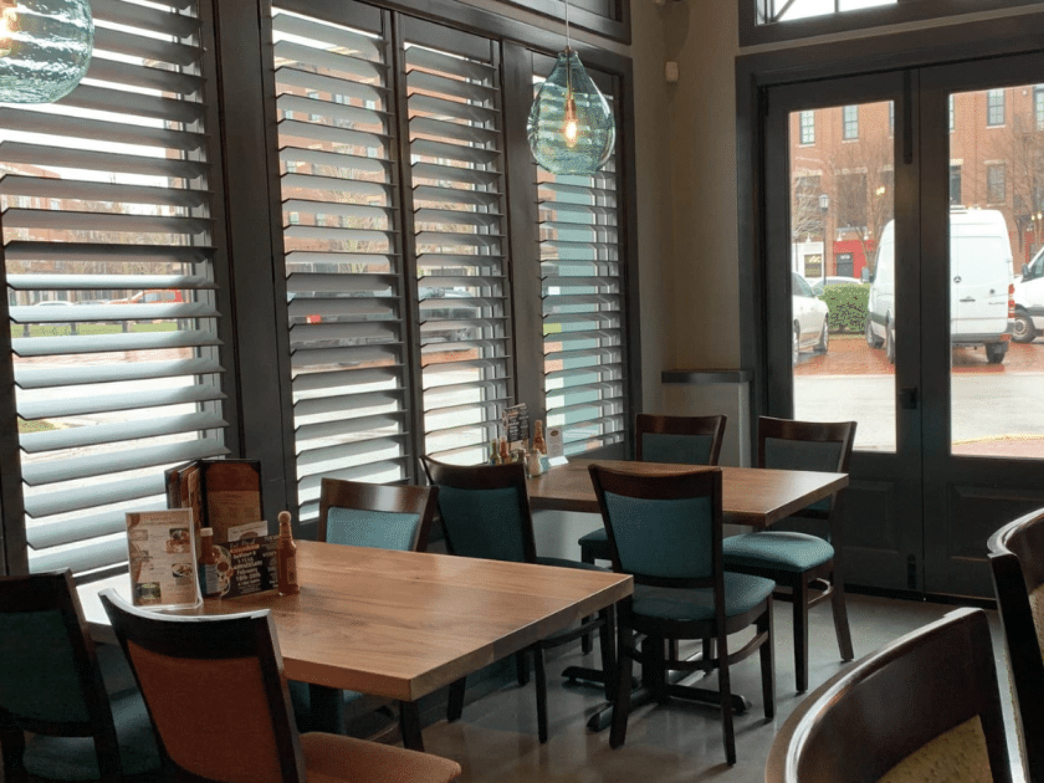 How to Troubleshoot Motorized Blinds and Shades Custom Glass Featured 1 1