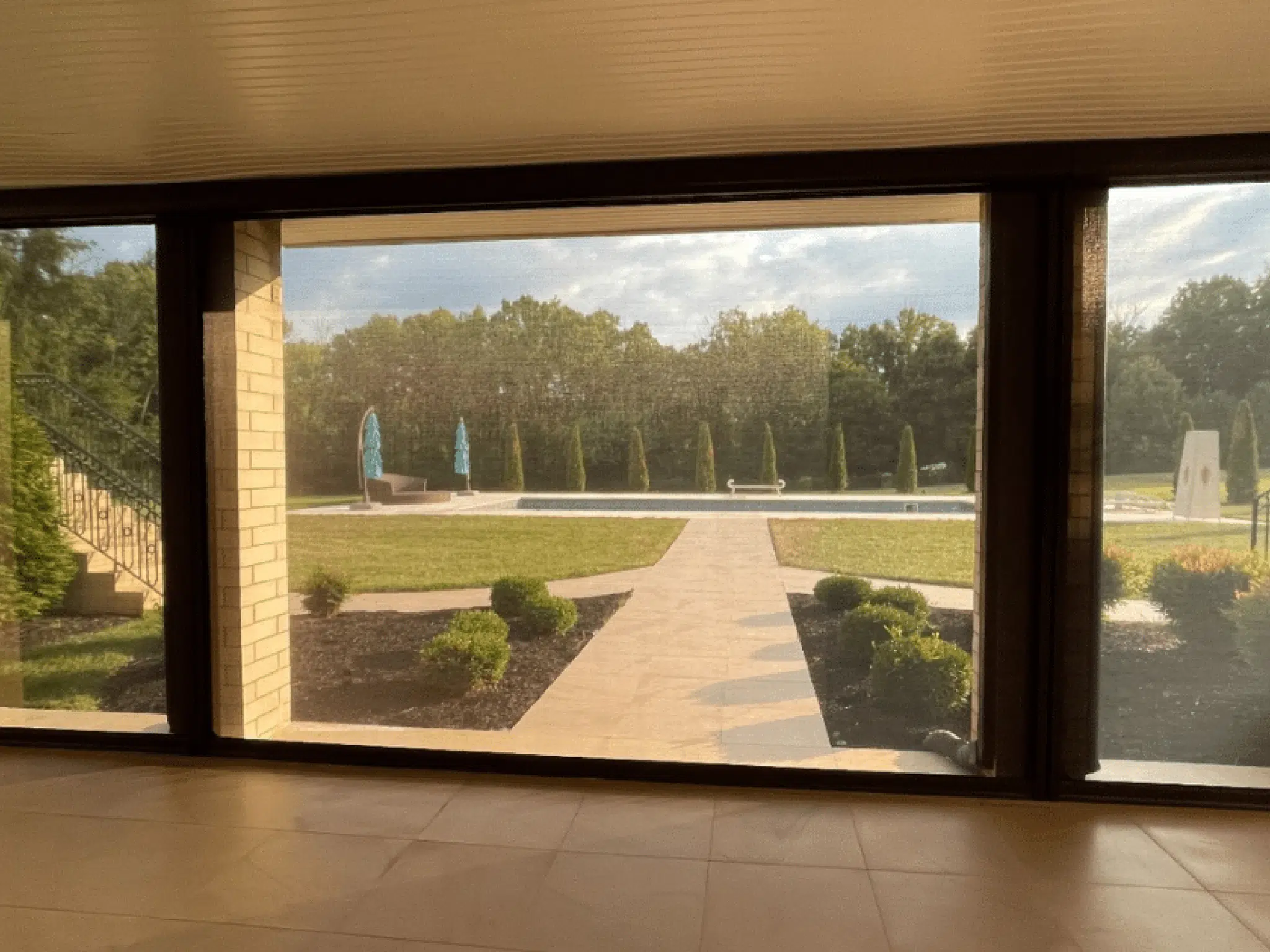 How to Choose Window Treatments for Home Gyms Studios and Workout Spaces Window Decor Featured 1